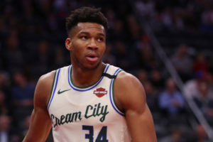 Los Bucks, optimistas con Giannis Antetokounmpo y el súper máximo salarial