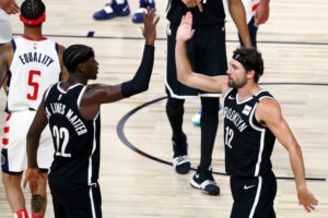 Los ajustes y Caris LeVert cambian la cara a Brooklyn
