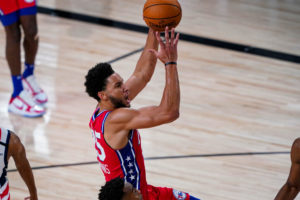 Ben Simmons sufre una subluxación en la rótula izquierda y será baja indefinida