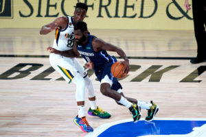 Tim Hardaway Jr. comanda el triunfo de Dallas en ausencia de Doncic y Porzingis