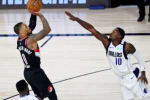 Locura Lillard: 61 puntos y Portland ya es octavo