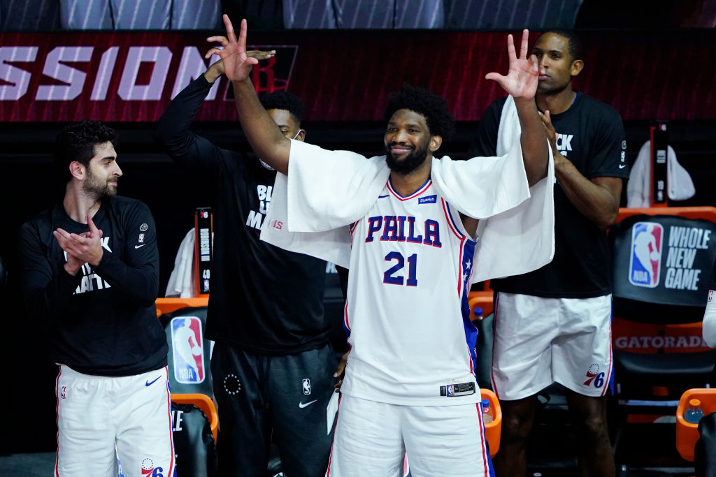 Brett Brown espera contar con Embiid sin limitaciones ante Boston