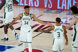 Milwaukee reacciona y empata la eliminatoria ante Orlando