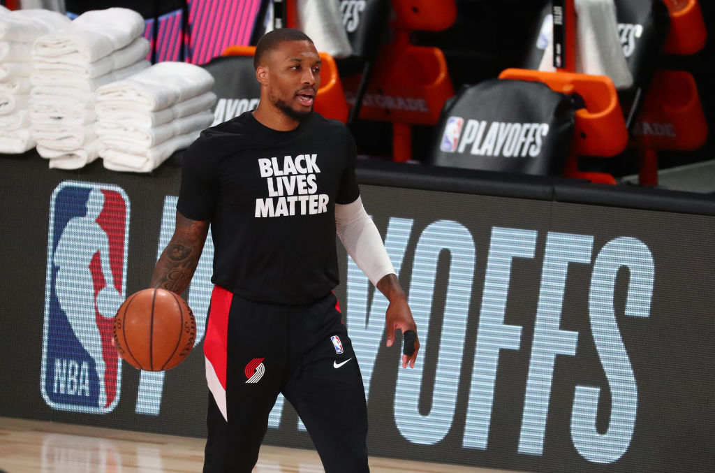 Lillard abandona la burbuja para cuidar su rodilla