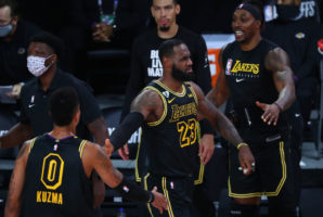 Los Lakers no dan opción a Portland y ponen el 3-1 en el Día de Kobe