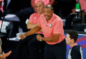 Doc Rivers supera a Red Auerbach en victorias como entrenador
