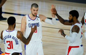 Lluvia de triples de los Clippers para poner contra las cuerdas a New Orleans