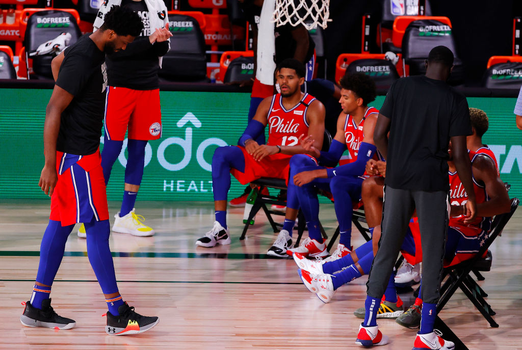 Brett Brown espera que Embiid regrese antes de playoffs