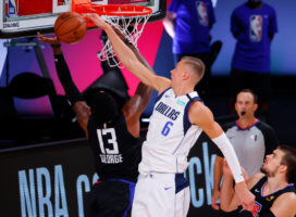Kristaps Porzingis es duda para el segundo partido contra los Clippers