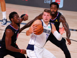 Doncic brilla y Porzingis es expulsado en la derrota de Dallas ante los Clippers