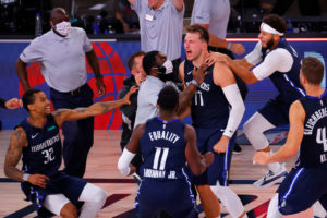 Locura Doncic: 43 puntos y triple sobre la bocina para poner el 2-2 ante Clippers