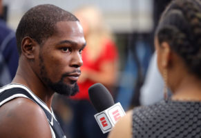 Kevin Durant 'aconseja' a los 76ers: "Es difícil convertirse en un gran equipo con nuevos compañeros cada año"