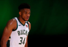 Giannis Antetokounmpo se reúne con el propietario de los Bucks