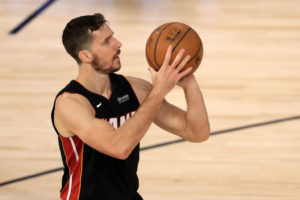 Goran Dragic revela la principal diferencia entre Bucks y Celtics: "Giannis no tiene tanta ayuda"