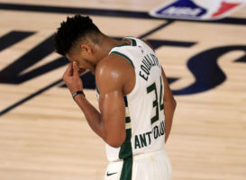 Antetokounmpo sigue siendo "duda" para el 'Game 5' pero tiene buenas sensaciones