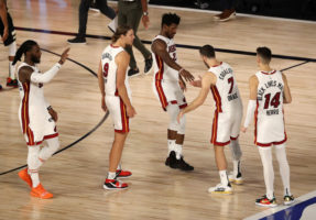 Miami pone el 2-0 ante los Bucks en un intenso partido
