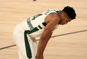 Giannis Antetokoumpo, duda para el 'Game 4' ante Miami
