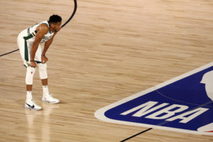 Debate sobre los pocos minutos de Antetokounmpo: "Podría haber jugado más"