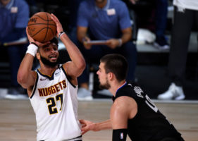 Los Nuggets reaccionan y empatan la serie a uno