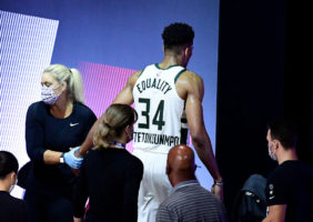 Antetokounmpo intentó volver al partido pese a su lesión