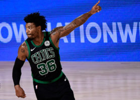 El Game 2 acaba entre gritos en el vestuario de Boston