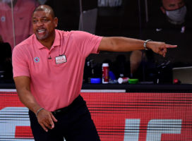 Doc Rivers, primer entrenador en desperdiciar tres 3-1 en playoffs