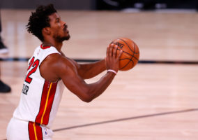 Jimmy Butler: "Hay que superar a LeBron para ganar un anillo"