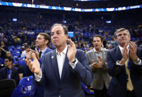 Los Warriors reservan la excepción de traspaso de Iguodala para una 'oportunidad especial'