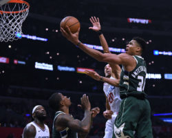 Los Bucks no consideran traspasar a Antetokounmpo ni aunque rechace el 'super-máximo'