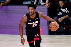 Un grandioso Jimmy Butler aferra a los Heat a las Finales