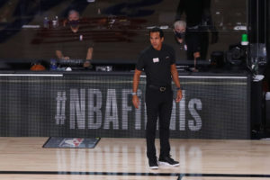 Erik Spoelstra: "Los jóvenes que llegan a la liga deberían estudiar imágenes de Butler"