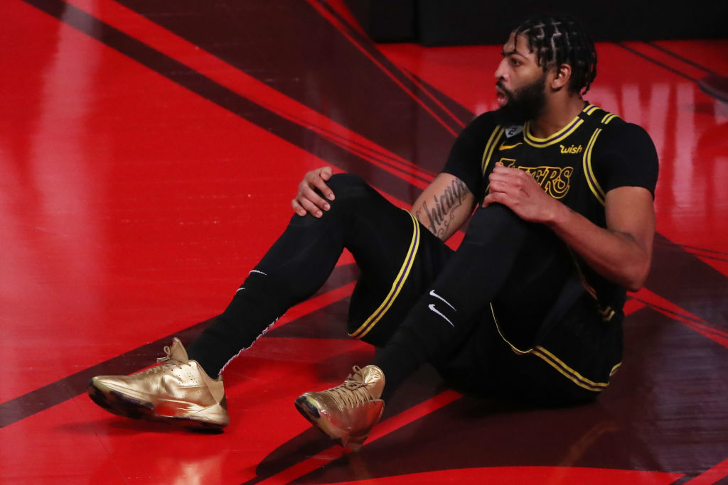 Anthony Davis podría haber agravado una lesión previa en el talón