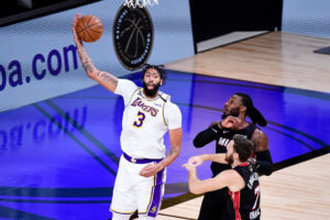 Anthony Davis planea salir a la agencia libre y renovar con los Lakers
