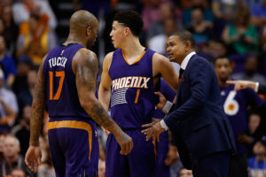 Earl Watson y su decisión en 2015 de poner a Booker titular: "Pensaban que estaba loco"