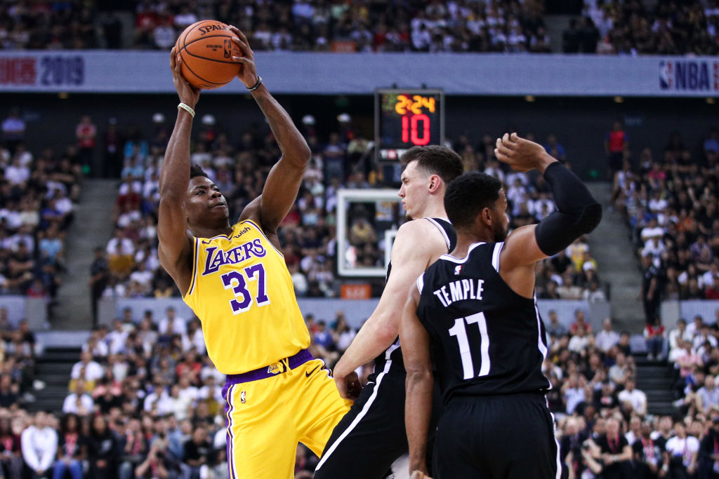 Kostas Antetokounmpo seguirá en los Lakers bajo un contrato dual