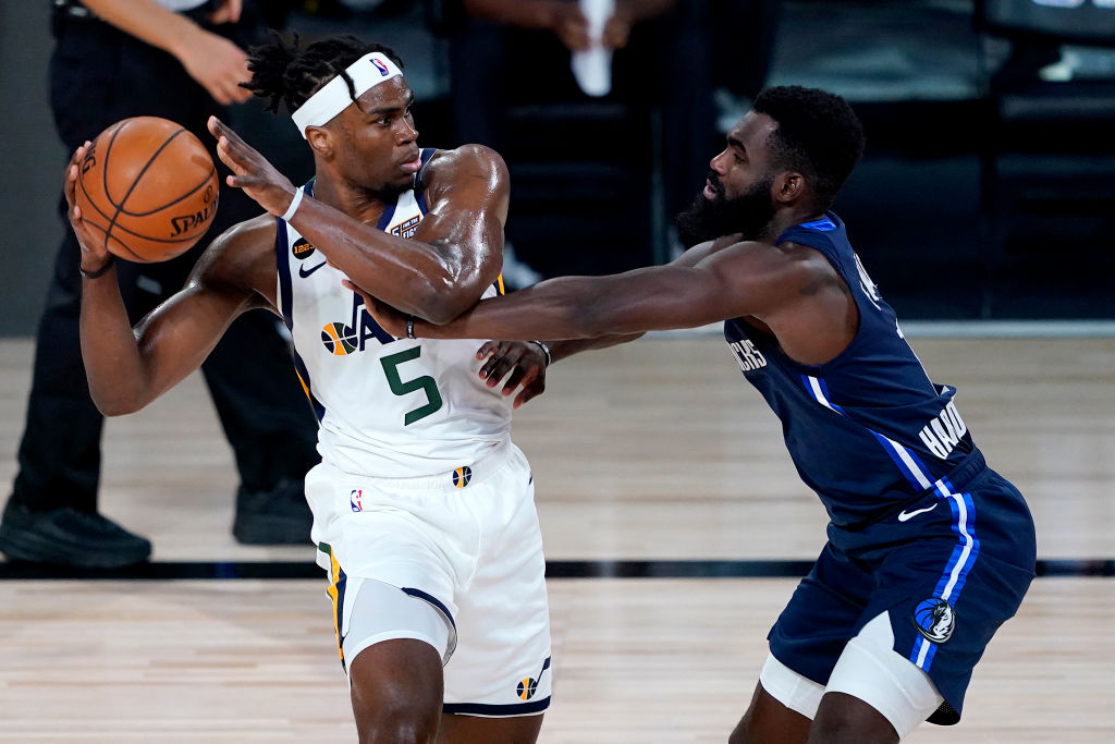 Utah incorpora a Jarrell Brantley y Trent Forrest mediante contratos duales