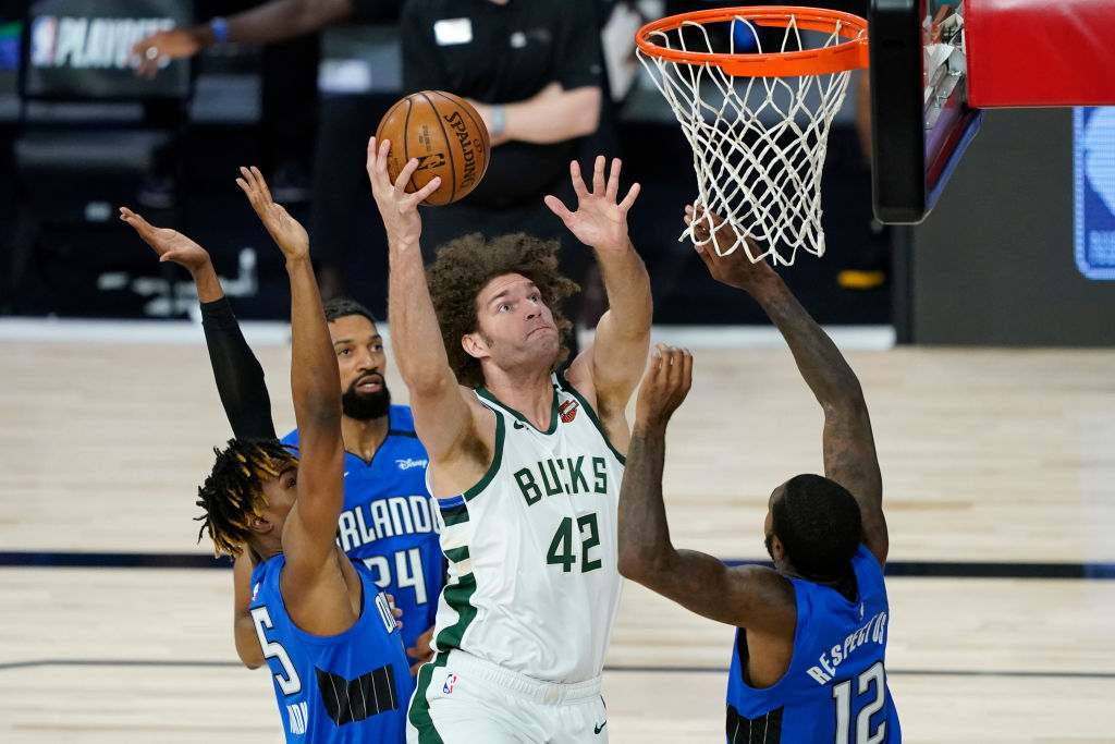 Robin Lopez rechaza su opción de jugador