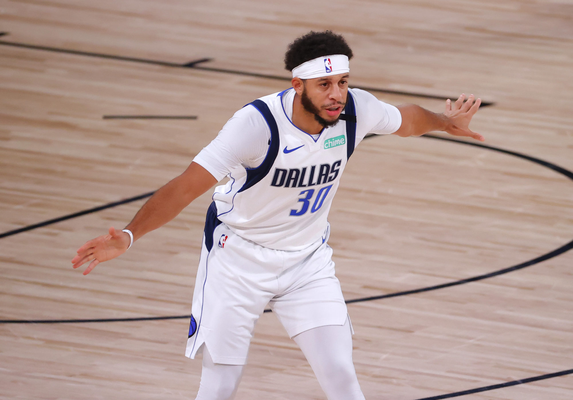 Intercambio entre Mavericks y Sixers, por Josh Richardson y Seth Curry