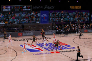 La NBA quiere abrir los pabellones a los aficionados "premium"