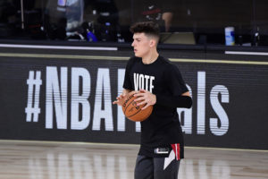 Tyler Herro podría convertirse en moneda de cambio por Jrue Holiday