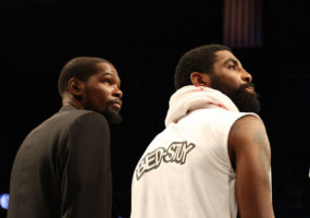 Houston pone precio a los Nets: Irving o Durant