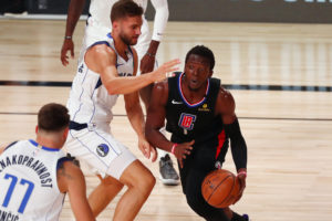 Reggie Jackson acuerda volver a los Clippers