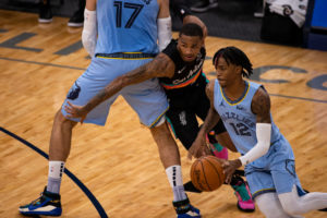 Los 44 puntos de Morant no son suficientes para ganar a los Spurs