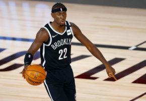 Irving y Durant no querían que LeVert fuera traspasado por Holiday