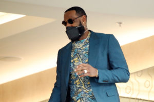 LeBron James, primero en cruzar la barrera de los 400 millones