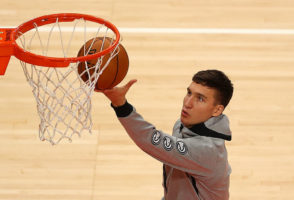 La NBA sanciona a los Bucks por 'tampering'