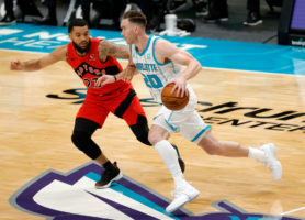 Gordon Hayward sufre una lesión en la mano derecha