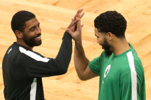 Kyrie Irving 'purifica' el TD Garden en su vuelta a Boston