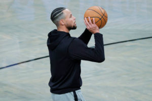 Stephen Curry ya es el segundo máximo anotador histórico de los Warriors