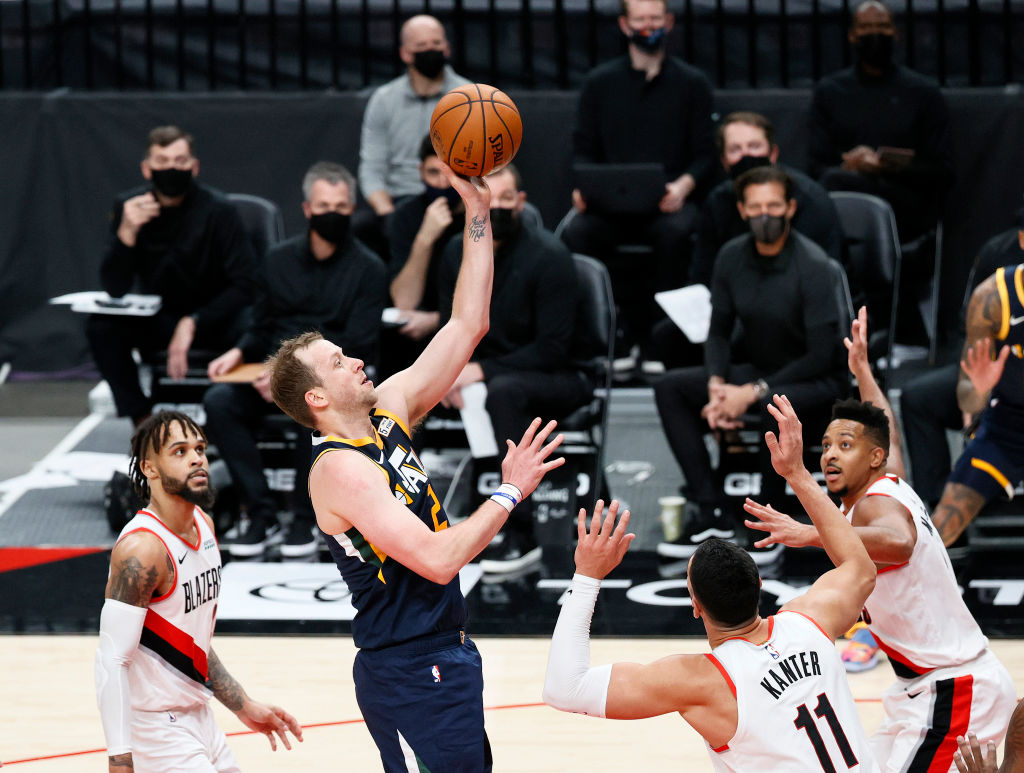 Los Jazz solventan con facilidad su partido inaugural contra Portland